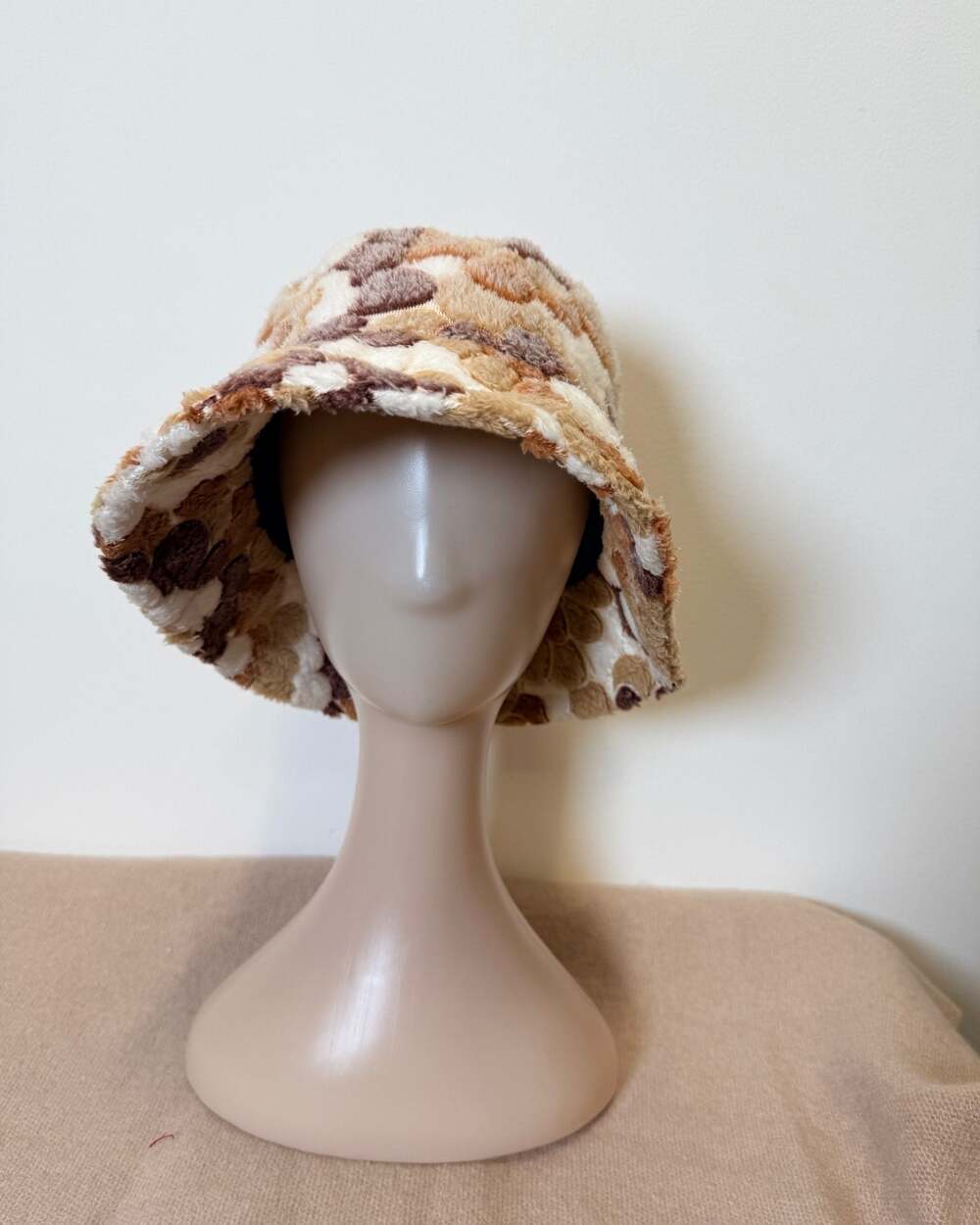 Color Block Bucket Hat - Picture 4 of 5